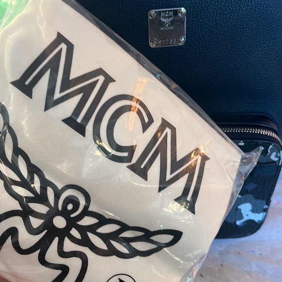 MCM Backpack black floral camo camouflage look - Picture 8 of 14